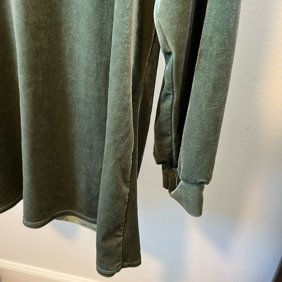 𝅺fashion Nova Women’s Green Velvet Dress Size Small - Picture 5 of 10